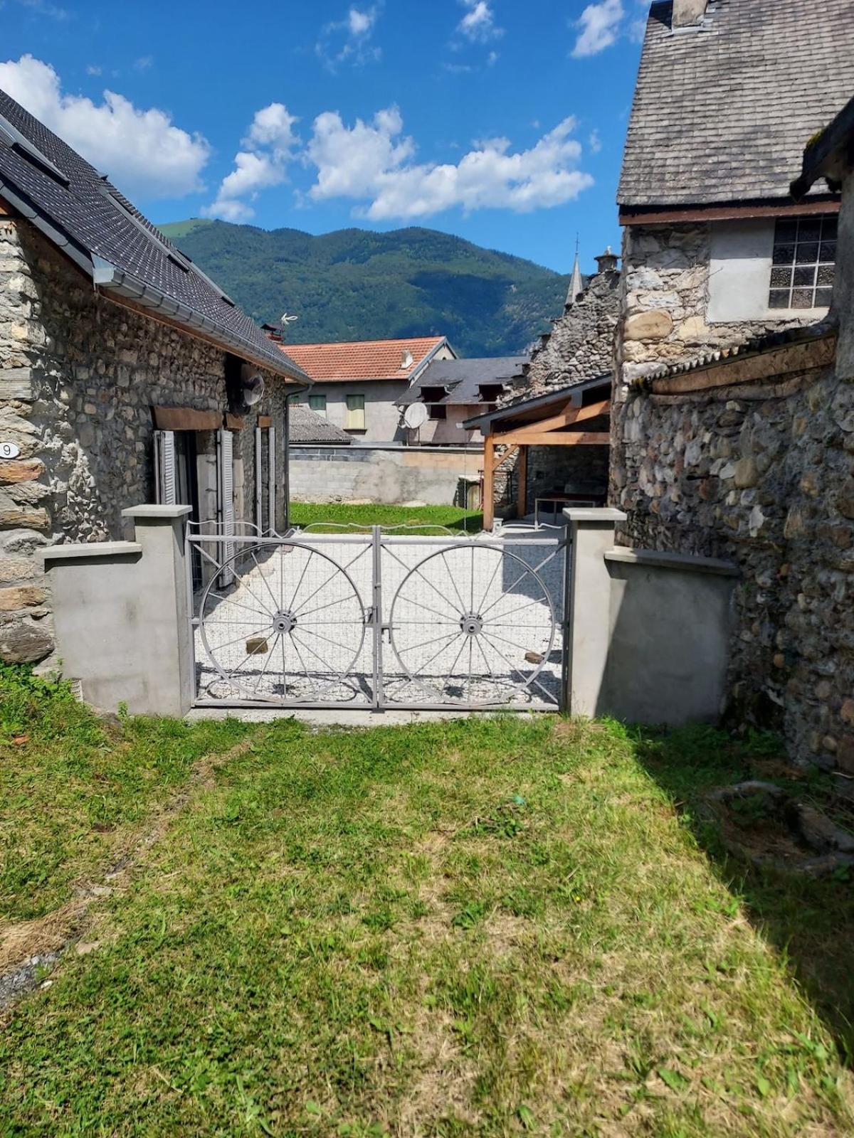Maison De Village Au Pied Des Pyrenees Marignac (Haute-Garonne) Exterior foto